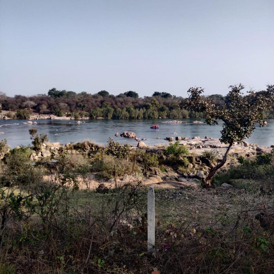 Chandera Kothi Orchha Bagian luar foto