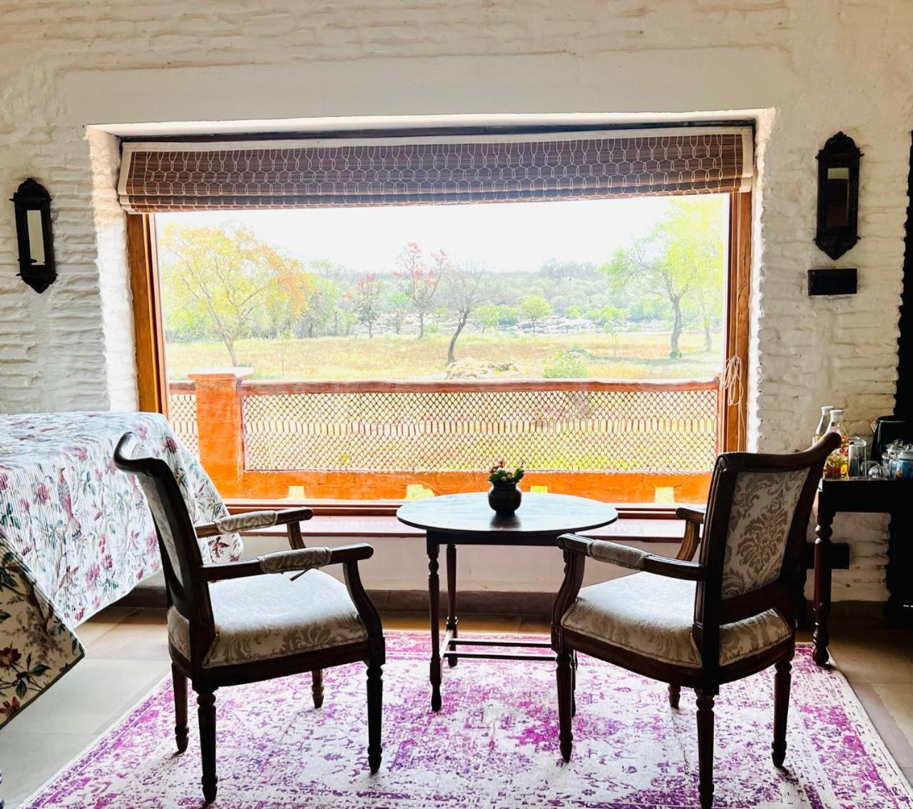 Chandera Kothi Orchha Bagian luar foto